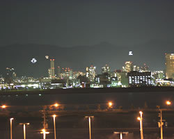 神戸空港展望デッキから眺める神戸市街地の絶景夜景