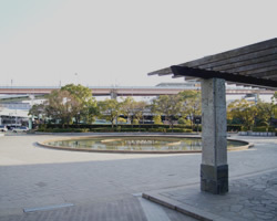 東遊園地｜神戸市中央区「東遊園地」内の広場